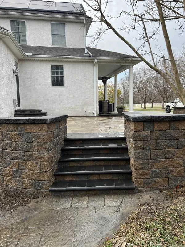 Curved patio with seat wall – Smyrna, DE