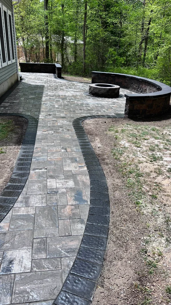 Paver Patio with Fire Pit & Seat Walls