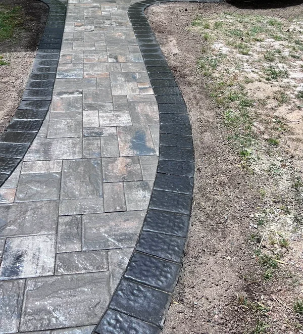Paver Patio with Fire Pit & Seat Walls - Design